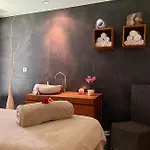 Le Clos Des Sources & Hotel 3*