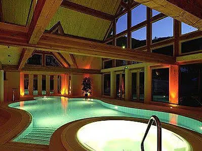 Le Clos Des Sources & ホテル タネンキルヒ