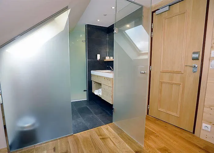 Le Clos Des Sources & Hotel 3*